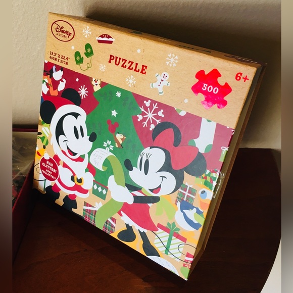 ✨ Disney Store Christmas Mickey & Minnie 500 Piece Puzzle ✨ - Picture 4 of 8